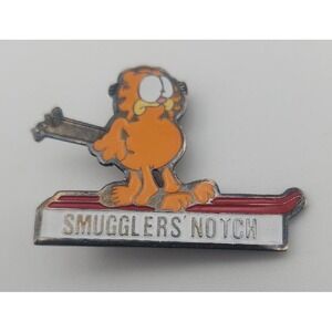 Vintage 1978 Garfield Skiing SMUGGLERS NOTCH VERMONT Ski Pin‎ travel souvenir
